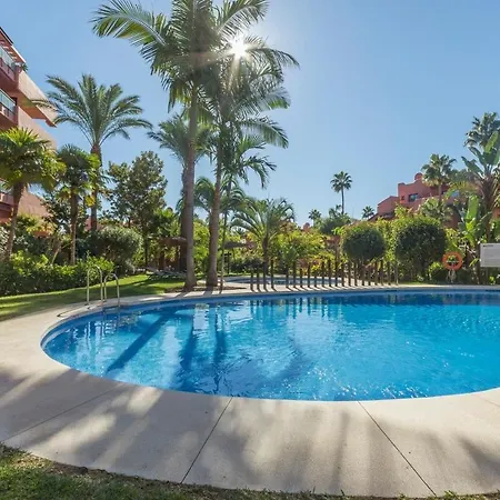 Beautiful In Residential Complex Apartamento Estepona