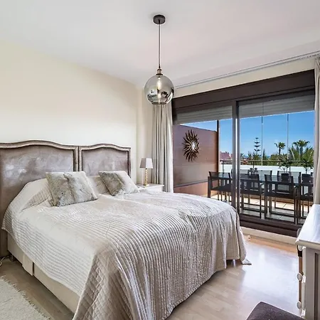 Beautiful In Residential Complex Apartamento Estepona